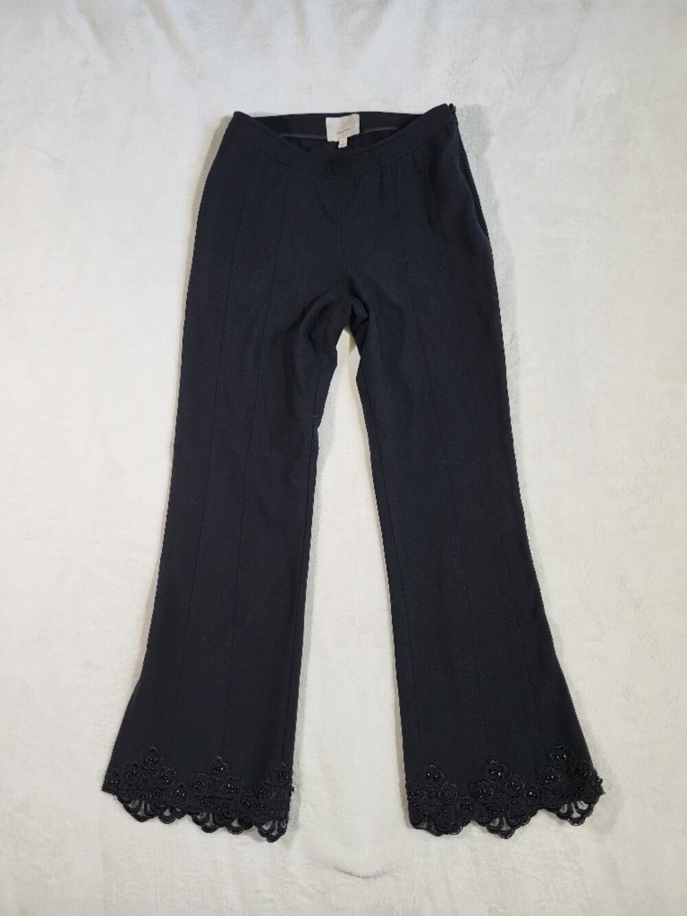 Cinq à Sept Black Cropped Pants Size 4 Embroidered Floral Lace Hem Stretch